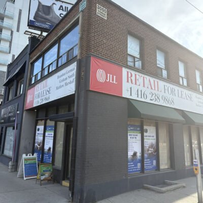 3050 Yonge Street Jade Wellness Clinic outside at Lawrence